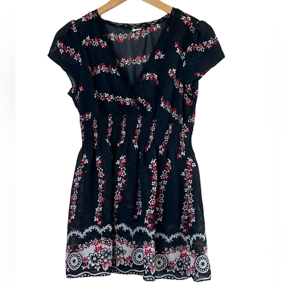 Lia Lee | Floral v-neck short sleeve breezy smocked waist blouse size me…